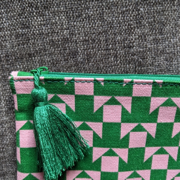 Free With Purchase - Picture 2 of 4